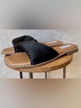 Steve Madden Stud Sandals. Size 8.5